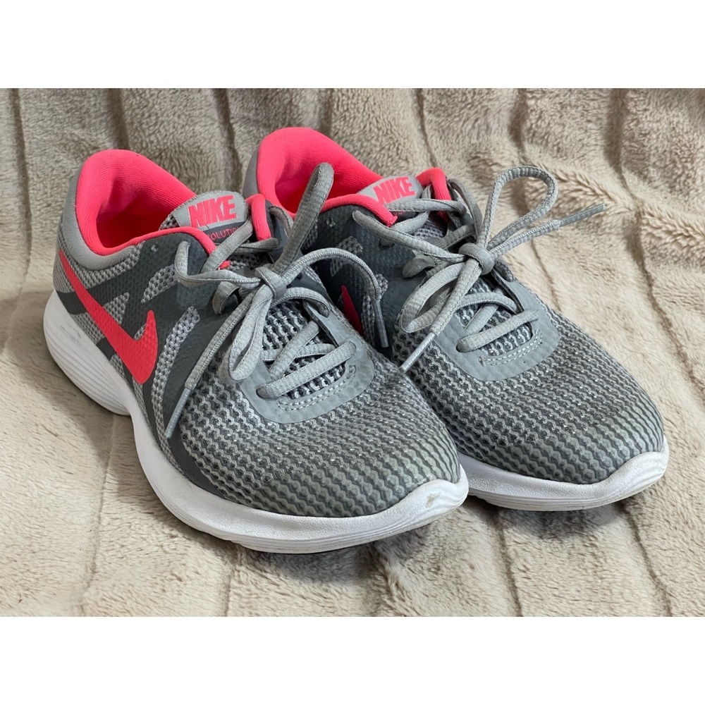 Nike Revolution 4 Running Shoes